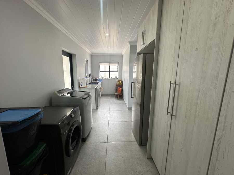 2 Bedroom Property for Sale in Reebok Western Cape